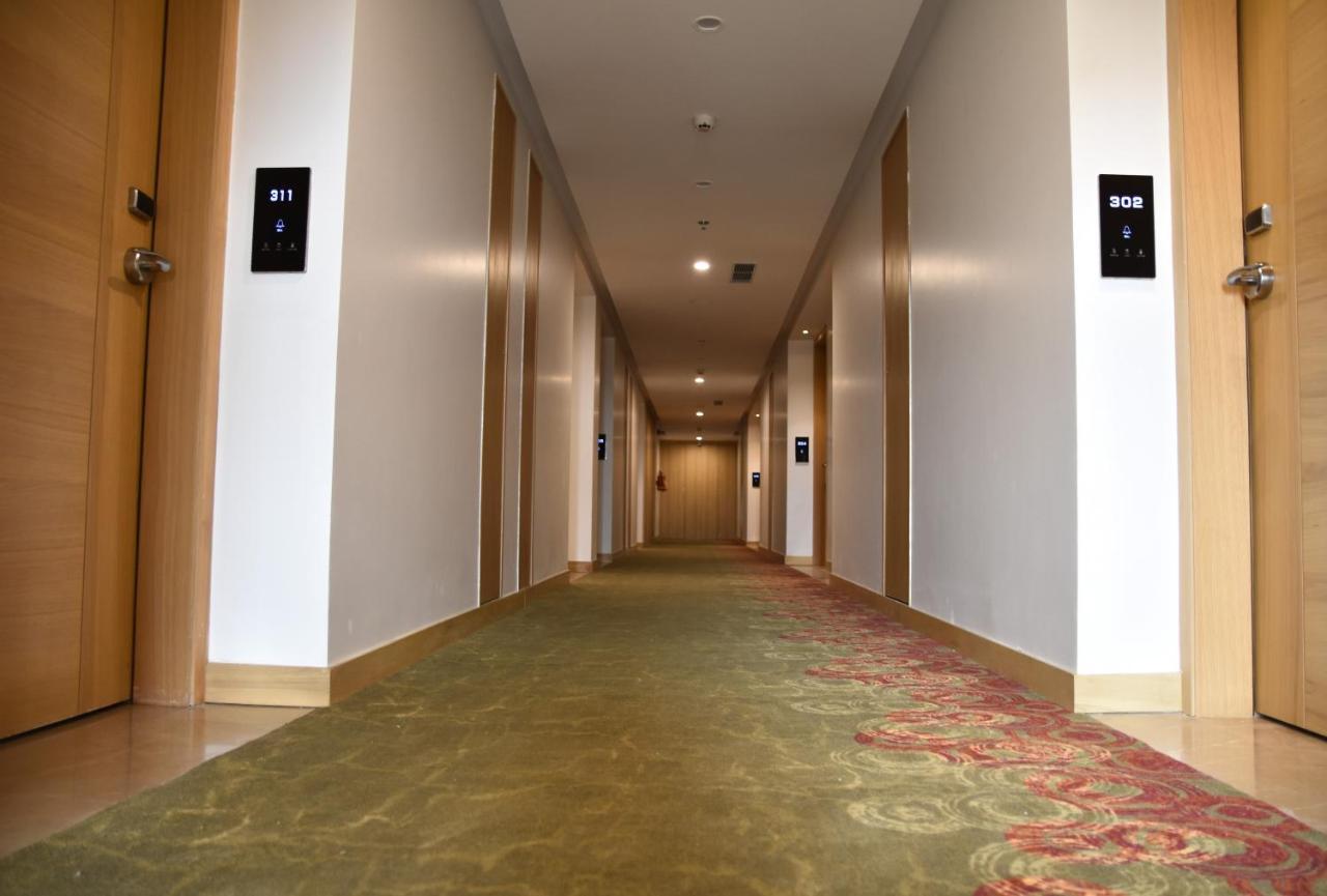 Hotel The Fern Residency Sarnath Varanasi Exterior foto