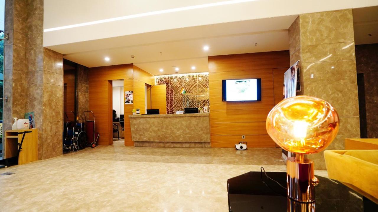 Hotel The Fern Residency Sarnath Varanasi Exterior foto