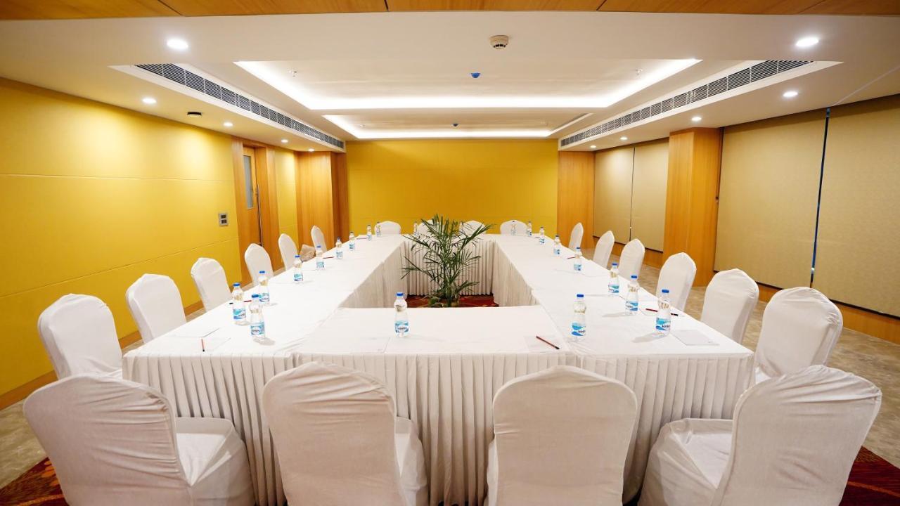 Hotel The Fern Residency Sarnath Varanasi Exterior foto