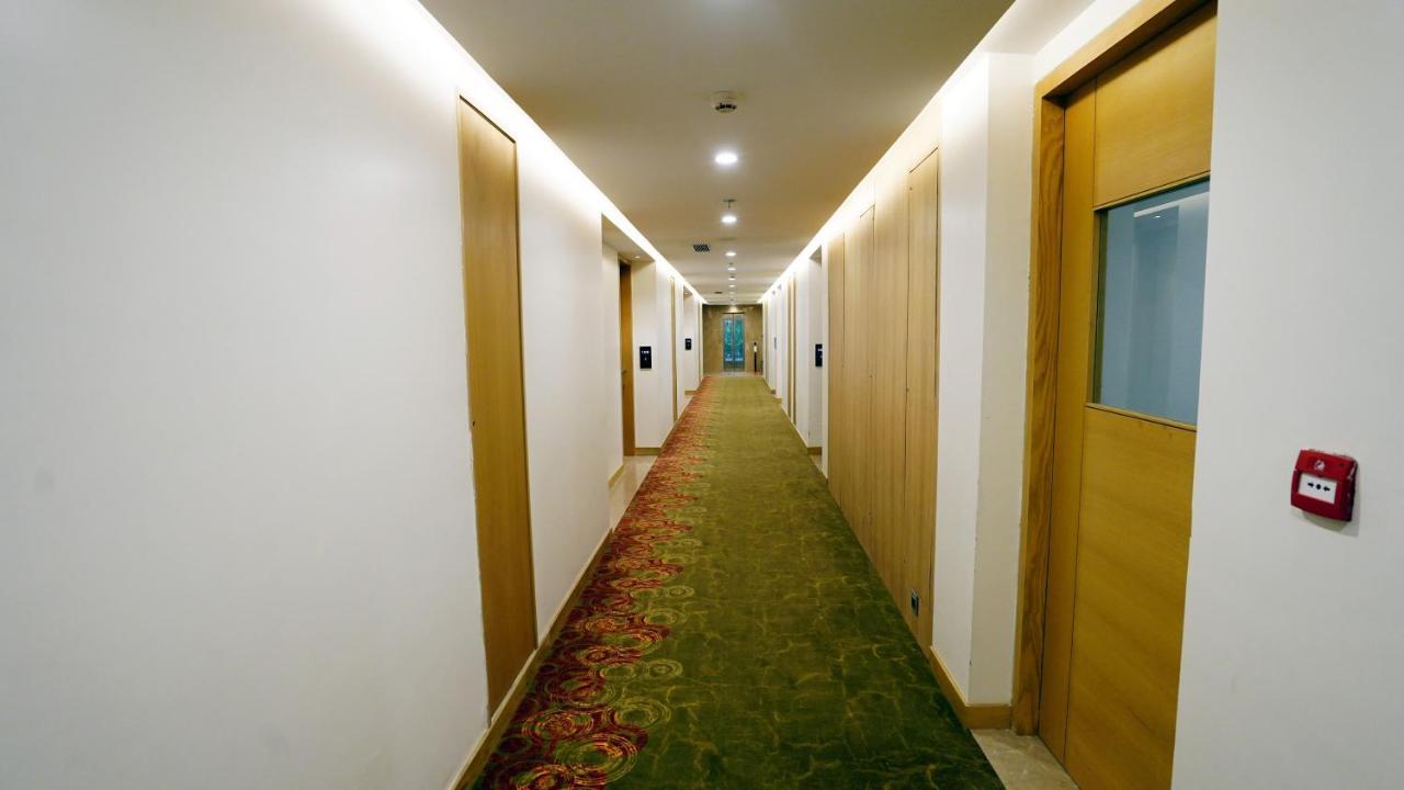 Hotel The Fern Residency Sarnath Varanasi Exterior foto