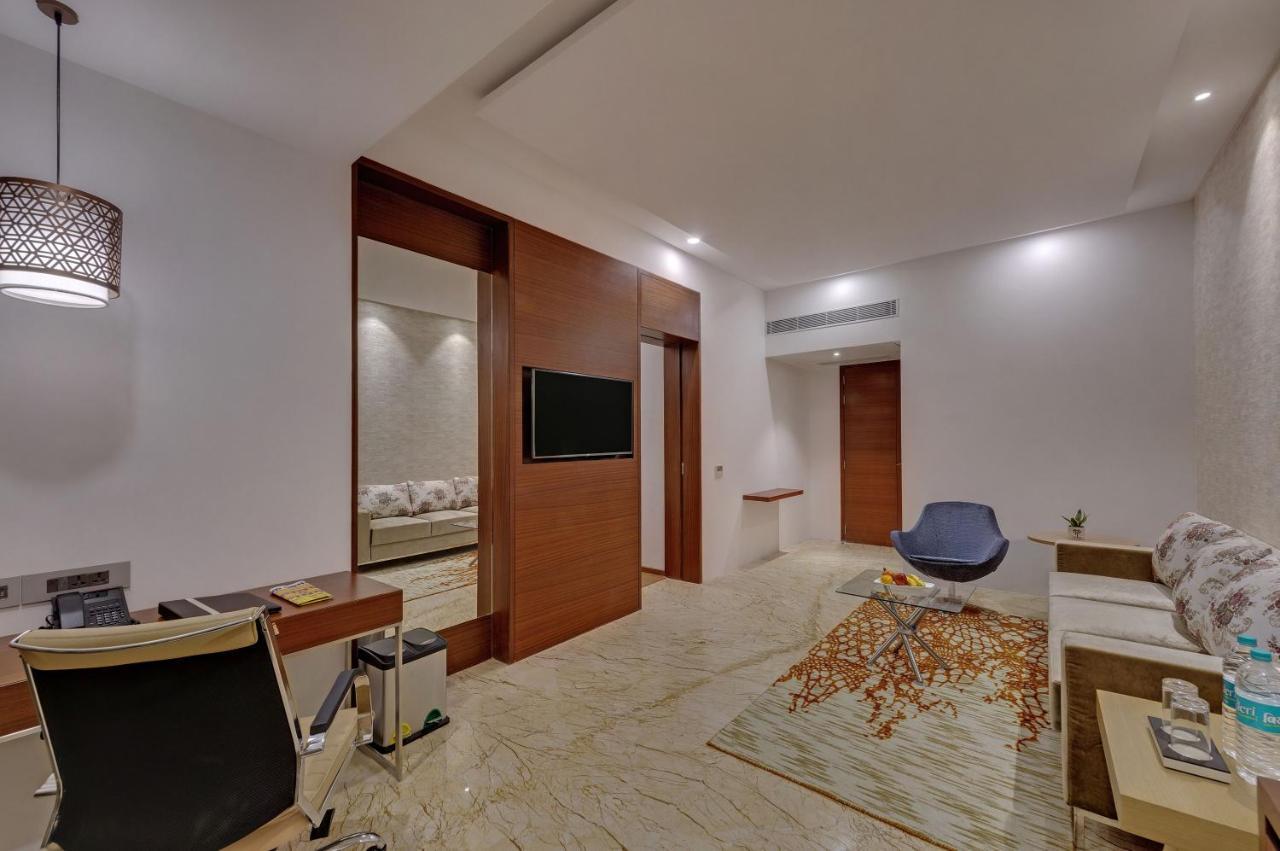 Hotel The Fern Residency Sarnath Varanasi Exterior foto